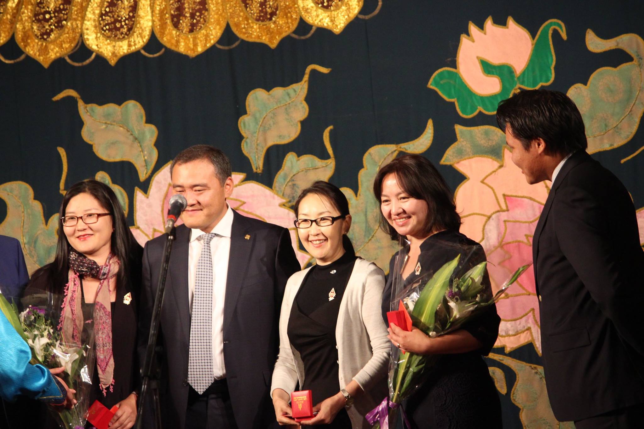 Соёл урлагийн ажилтны өдрийн хүндэтгэлийн арга хэмжээ боллоо